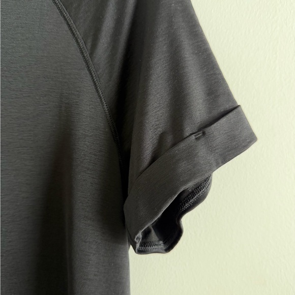 Lululemon Open Up Tie Back Tee - Picture 3 of 3